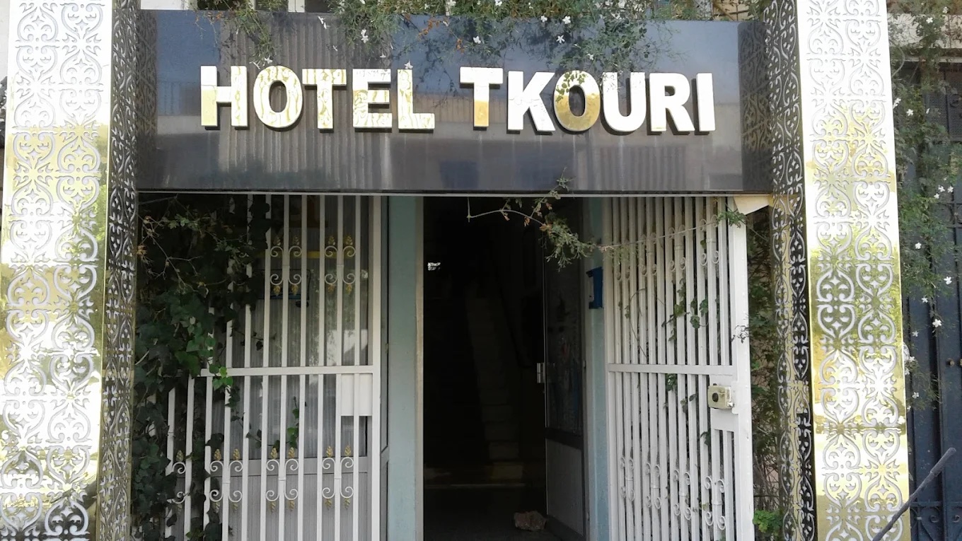 Hôtel Tkouri — façade, Boulevard Mohammed Ali, Gabès
